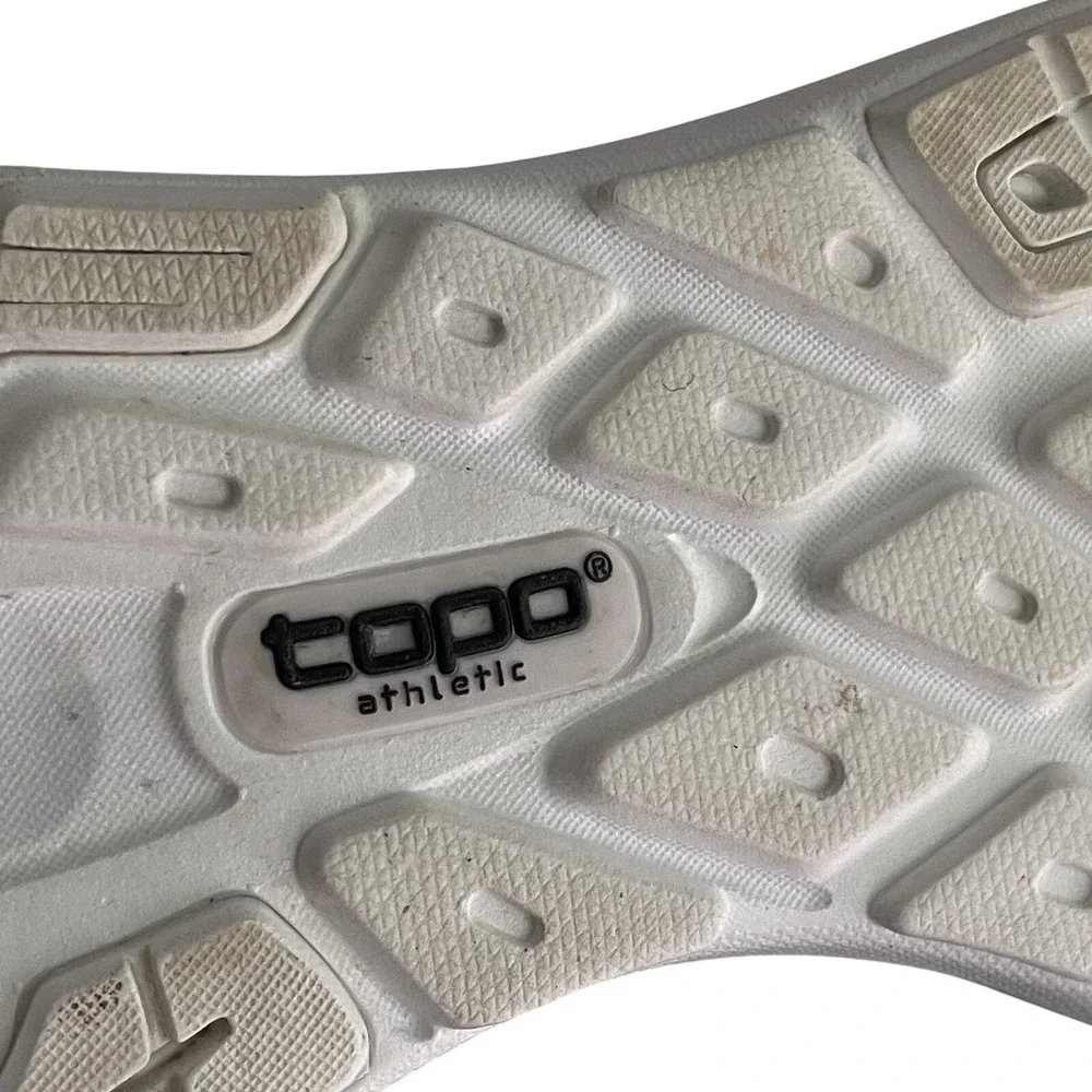 Topo Fli-Lyte 3 Black White Running Walking Shoes Women's 6